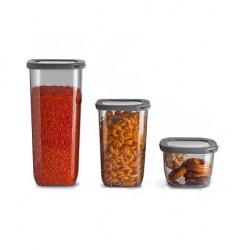 Set of 3 plastic containers...