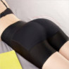 Culotte façonnante pour rehausseur de fesses