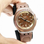 Montre Swatch pour hommes avec compteur du mois